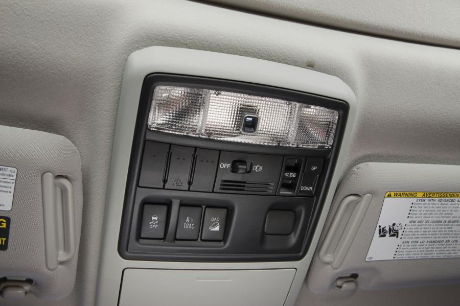  Toyota 4Runner 2010 года  (фото 29 из 84)